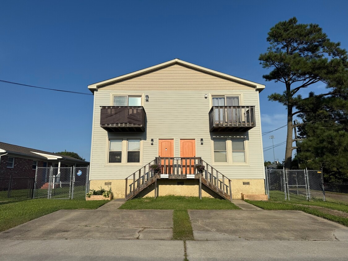 Primary Photo - 9510 18th Bay St