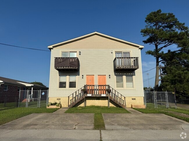 Building Photo - 9510 18th Bay St