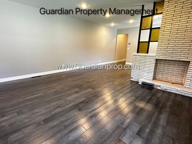 Foto del edificio - 3282-3284 Idaho Ave. S.