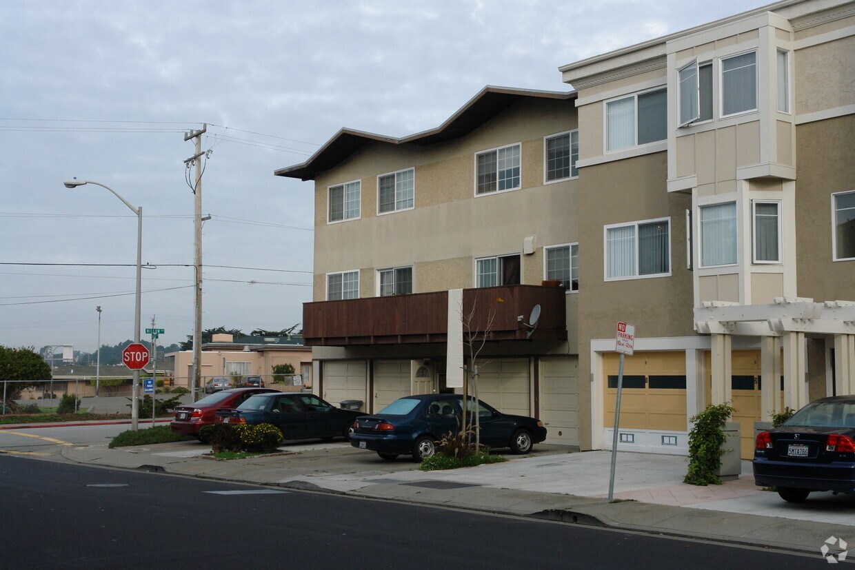 Primary Photo - 990 Nora Way