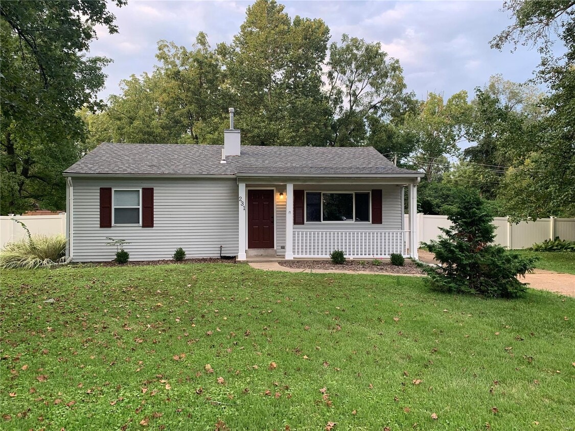 Primary Photo - 231 Hillsdale Dr
