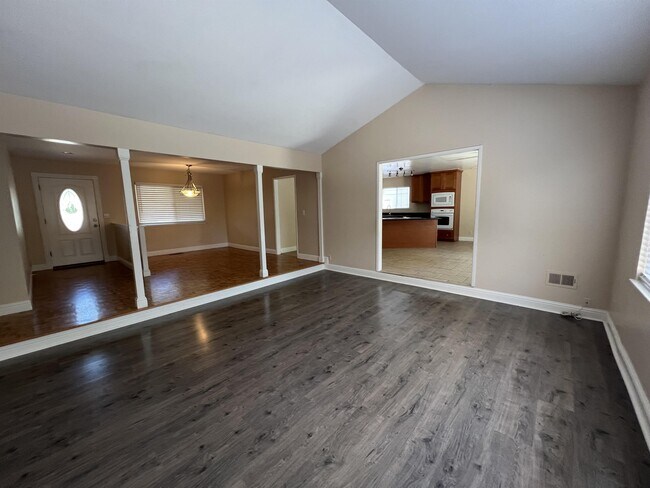 Foto del edificio - 778 Bend Ave