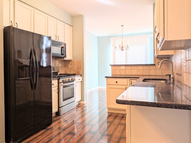 Building Photo - 3055 Kentshire Cir