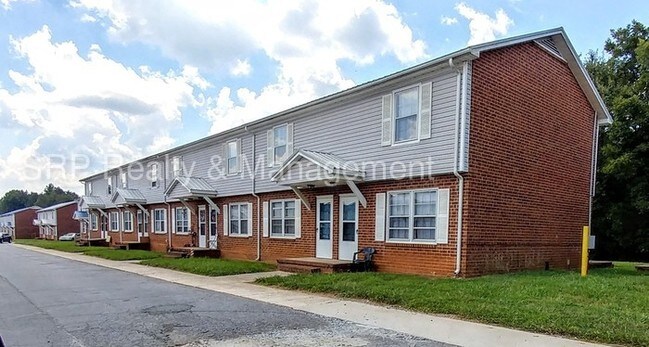 Foto del edificio - 2345 Statesville Blvd