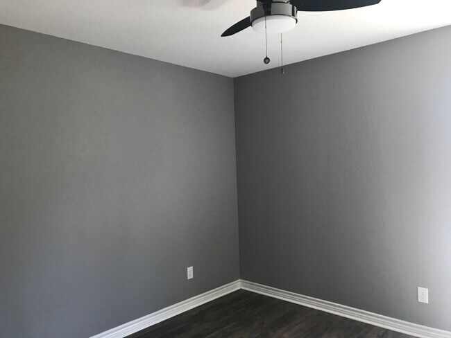 Foto del edificio - 306 W Sycamore Ln