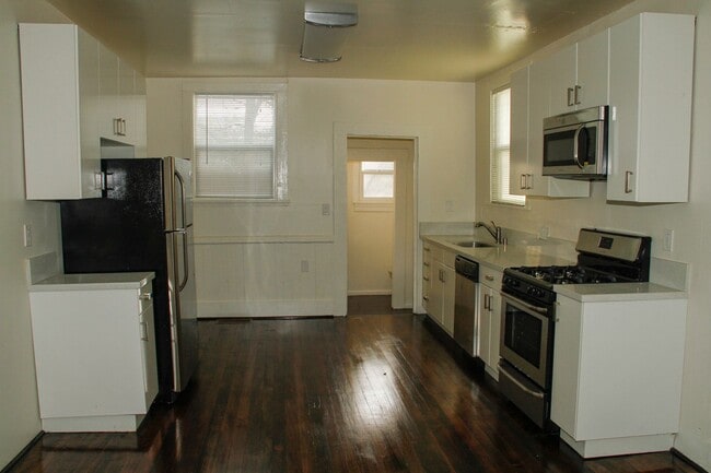 Building Photo - 1709 Goss St