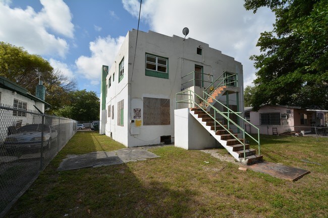 Foto del edificio - 151 NW 33rd St