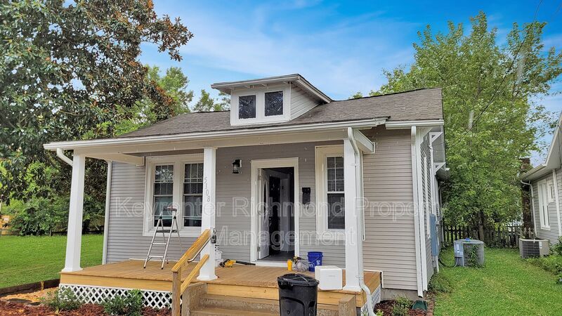 Primary Photo - 5108 Randall Ave