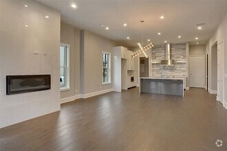 Building Photo - 878 3rd St