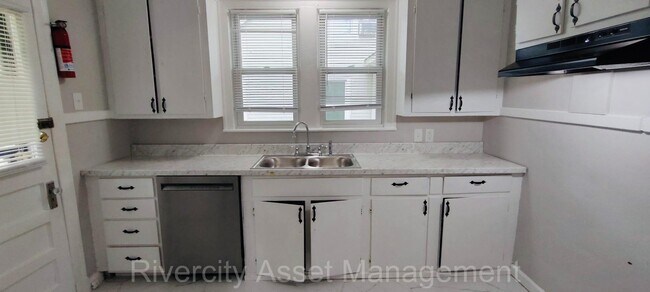 Foto del edificio - 3584 Kearney Ave