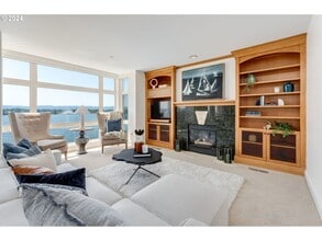 Building Photo - 2015 SE Columbia River Dr