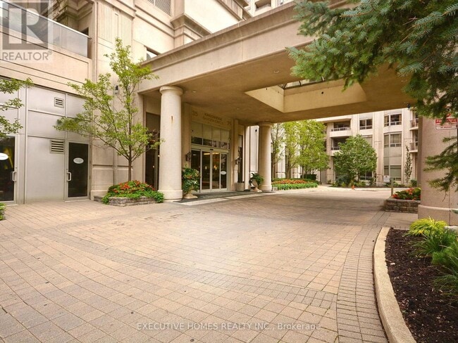 Building Photo - 25 Kingsbridge Garden Cir