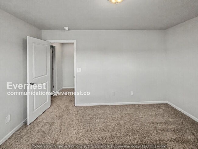 Building Photo - 4 Bed/2.5 Bath Home with Garage / Pet-Friendly / Available Now!