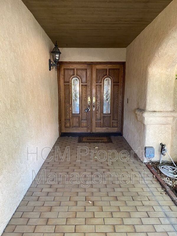 Foto del edificio - 2448 N Love Ln