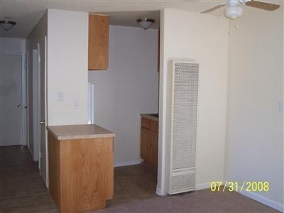 Otros - 415 E Flora St