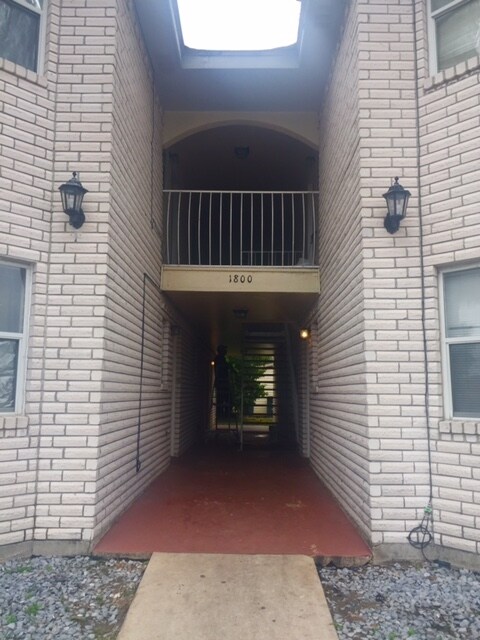 Foto del edificio - 1800 Oasis Ave