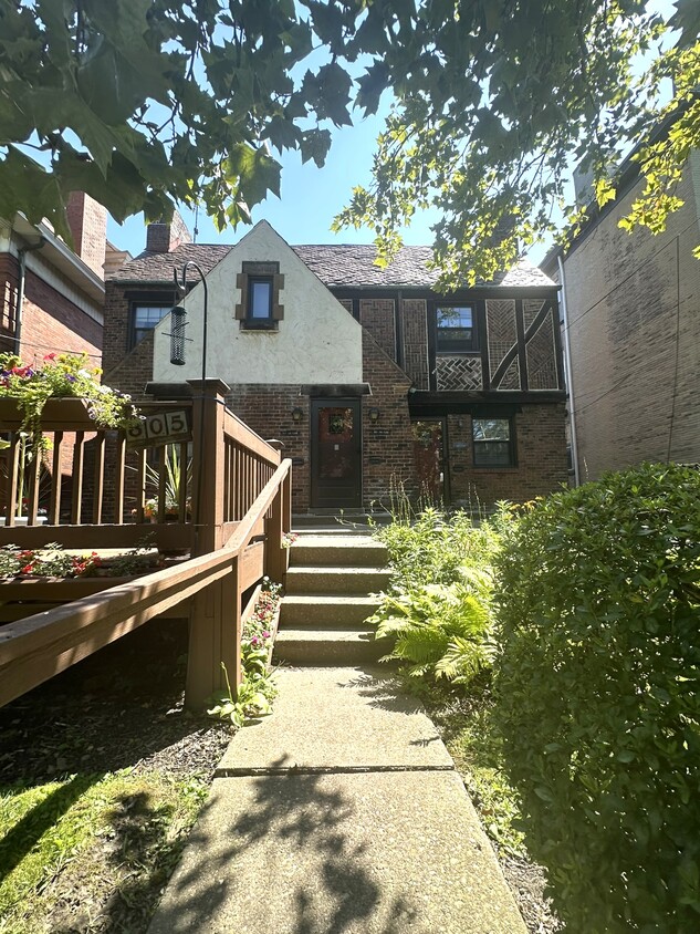 Primary Photo - 807 S Braddock Ave