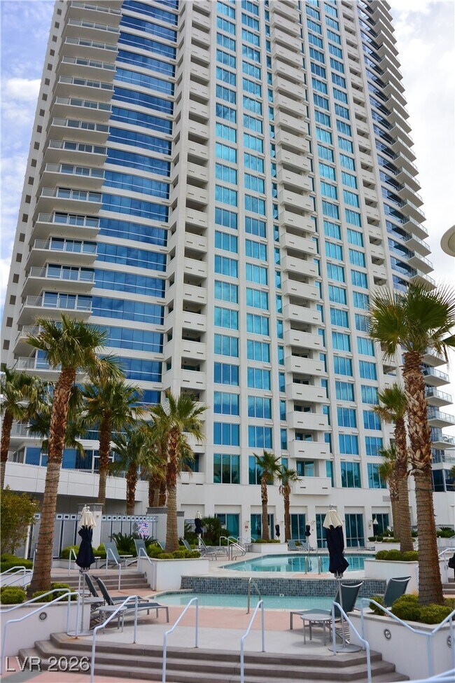 Building Photo - 2700 S Las Vegas Blvd