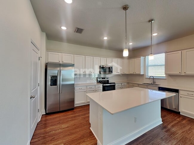 Building Photo - 1056 Summer Stone Loop
