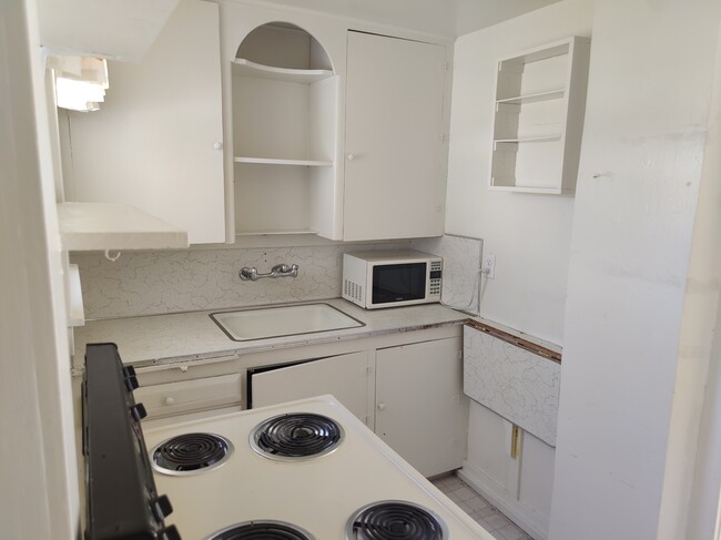 Foto del edificio - 360 W 8th S St