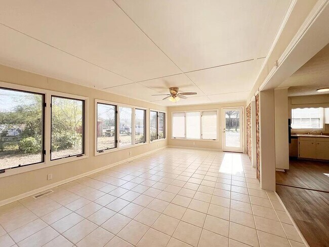 Building Photo - 134 Suber Rd