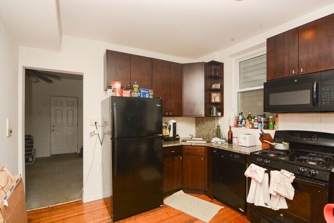 Foto del edificio - 748 W Belden Ave