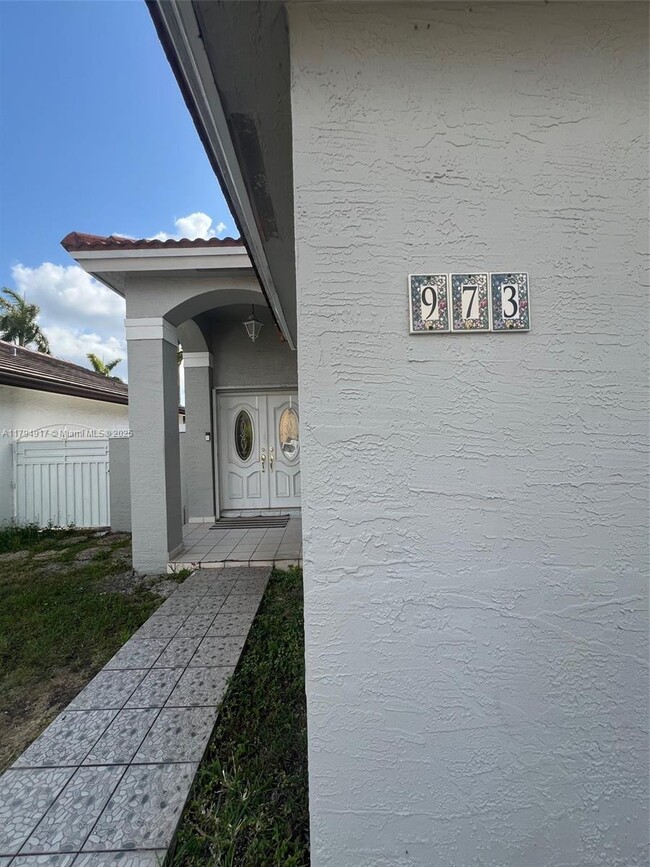 Foto del edificio - 973 NW 132nd Ave W