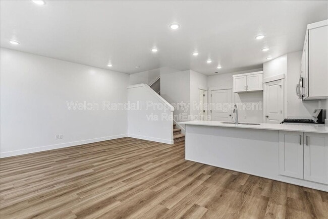 Building Photo - 1045 N 200 W