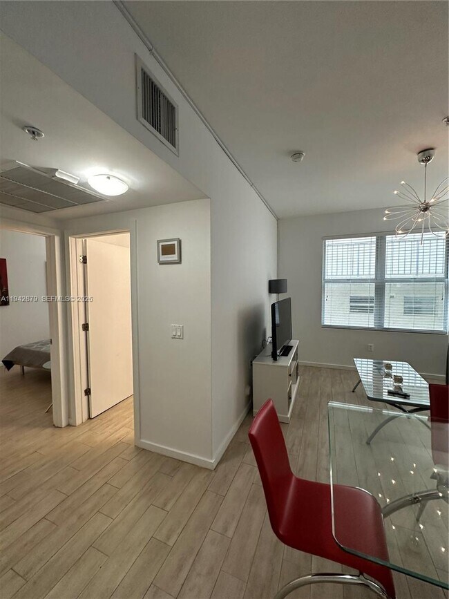 Foto del edificio - 1611 Meridian Ave