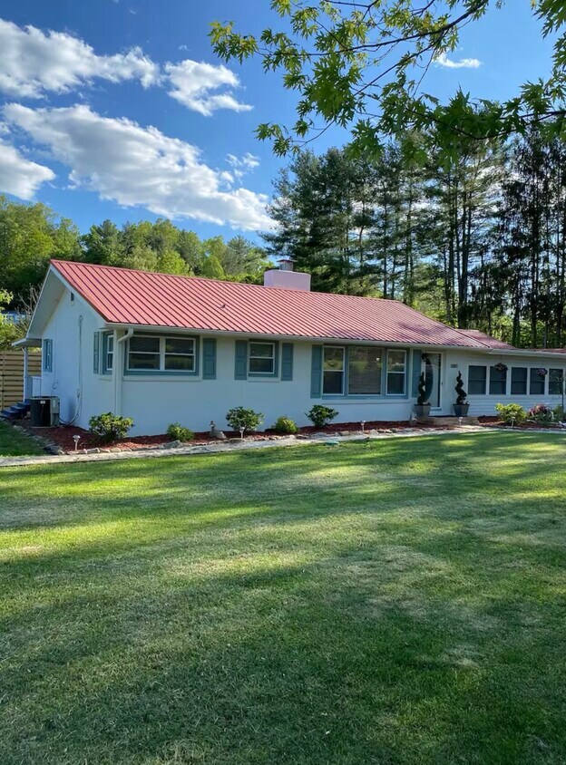 Photo - 23 Parkers Creek Ln (Pisgah Forest, NC)