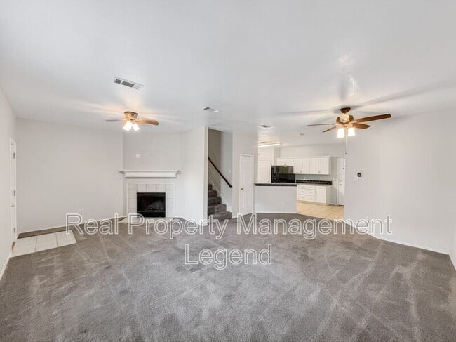 Photo - 3211 Roundtree Ln House