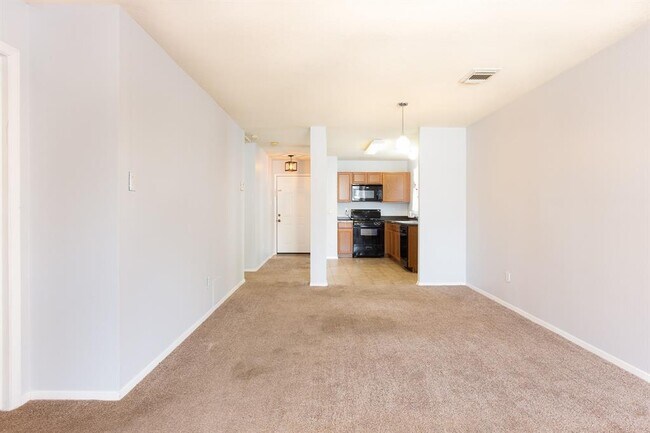 Building Photo - 11935 Chanteloup Dr