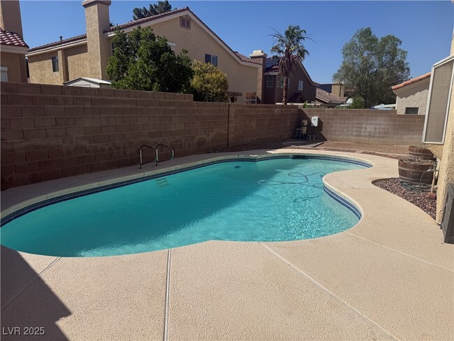 Building Photo - 1969 Canyon Breeze Dr