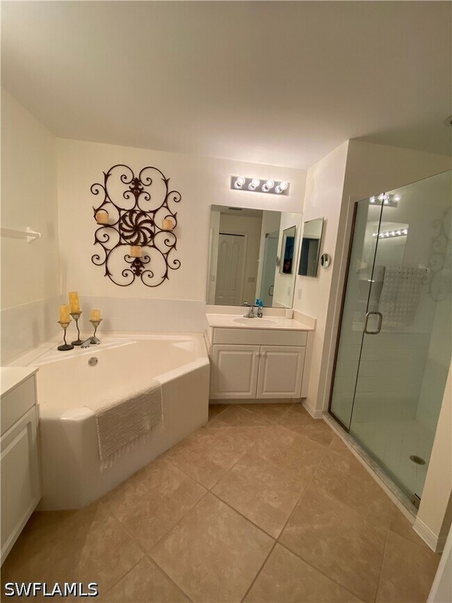 Foto del edificio - 3465 Laurelgreens Ln S