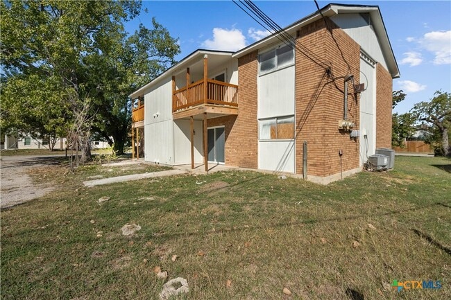 Building Photo - 2213 D Valley Forge Ave