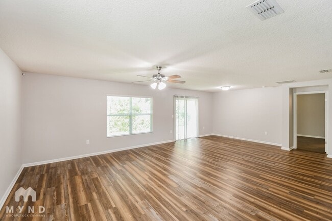 Foto del edificio - 11892 Carson Lake Dr W