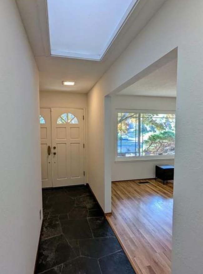 Building Photo - 5126 La Honda Rd
