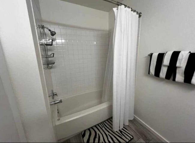 Foto del edificio - 7300 W Pirates Cove Rd