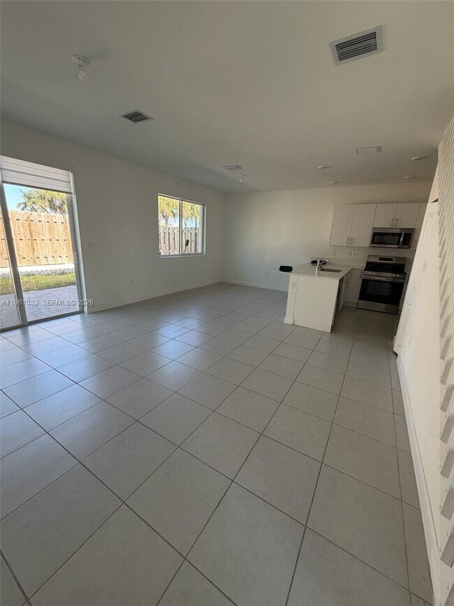 Foto del edificio - 679 SE 13th St Cir