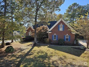 Building Photo - 120 Mossy Ln
