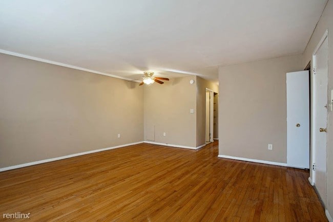 Building Photo - 2 br, 1 bath Apartment - Windsor Arms