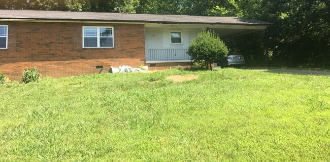Photo - West Knoxville 37909 - 2 bedroom Duplex(half) in desirable West Knoxville - Inquire by Text or em... House