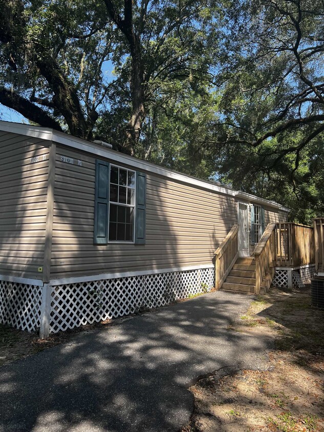 Foto principal - 3103 Bicycle Rd