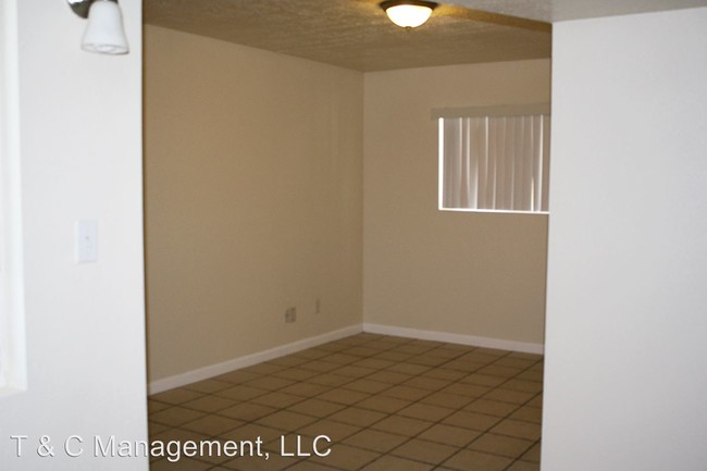 Building Photo - 217 Pennsylvania St NE