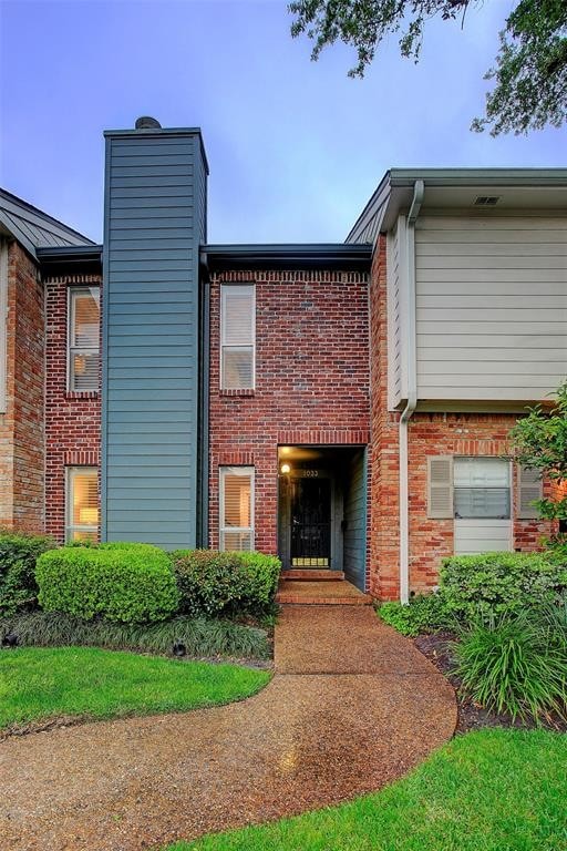Building Photo - 1033 Fountain View Dr