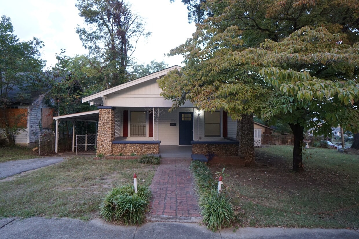 Foto principal - 1194 Birmingham St