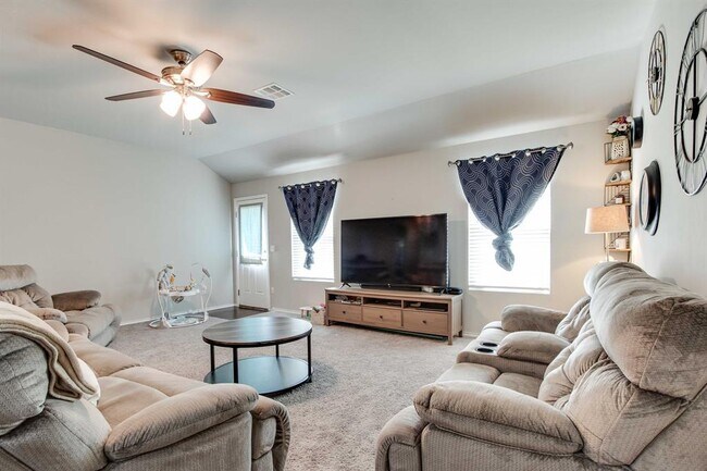 Foto del edificio - 2217 Stella Rd