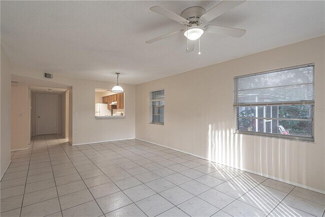 Building Photo - 265 Camillia Ln
