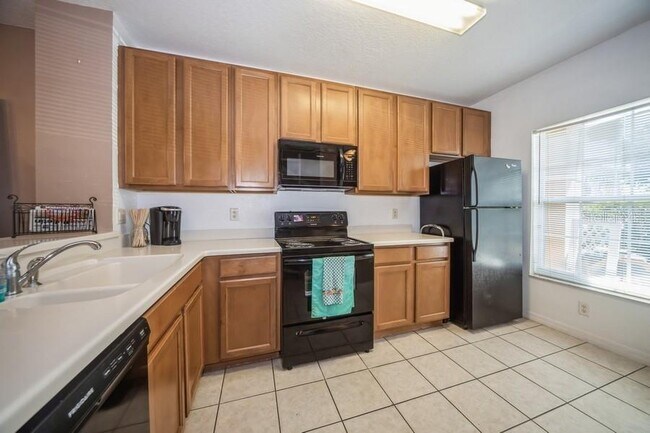 Building Photo - 807 Chelsea Dr