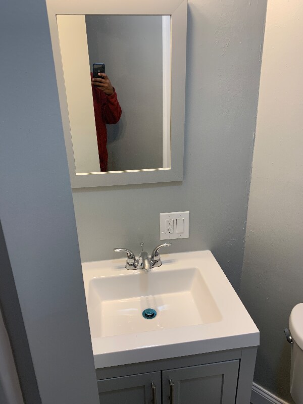 11 Roosevelt St Unit 3F, North Providence, RI 02904 Room for Rent in